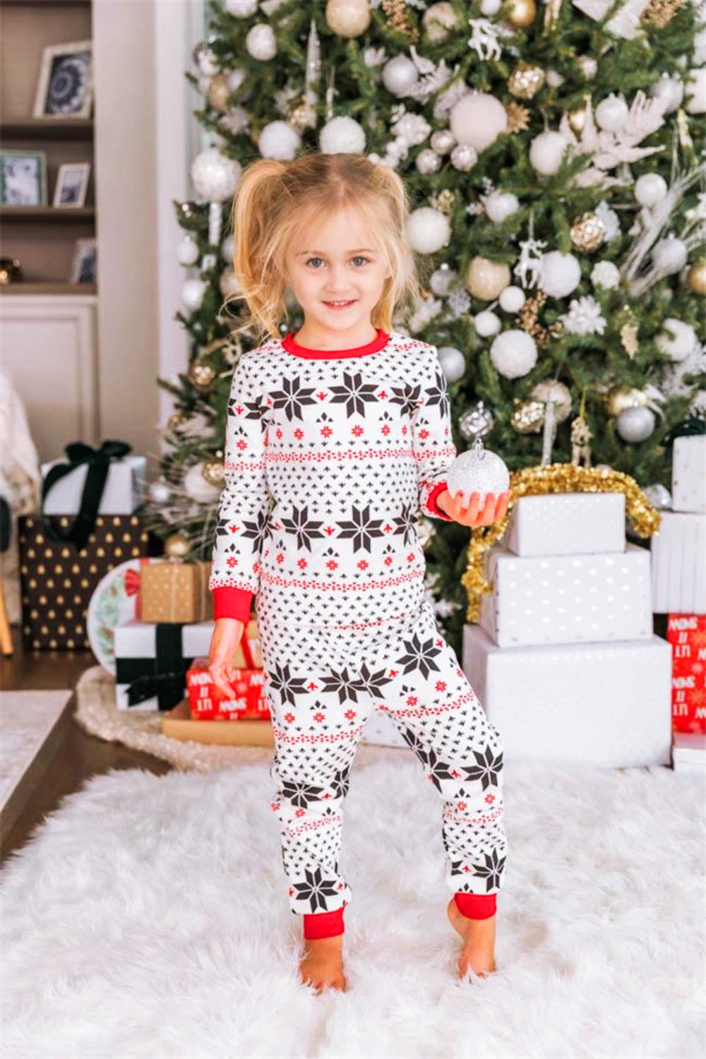 *APP EXCLUSIVE* Snowflake Kids Pajamas