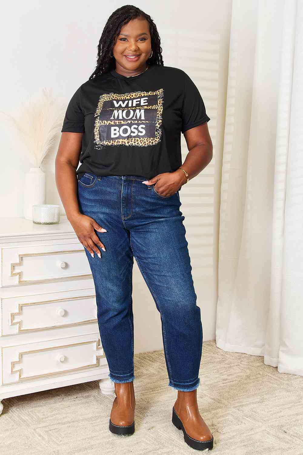 *APP EXCLUSIVE* WIFE MOM BOSS Leopard Graphic T-Shirt