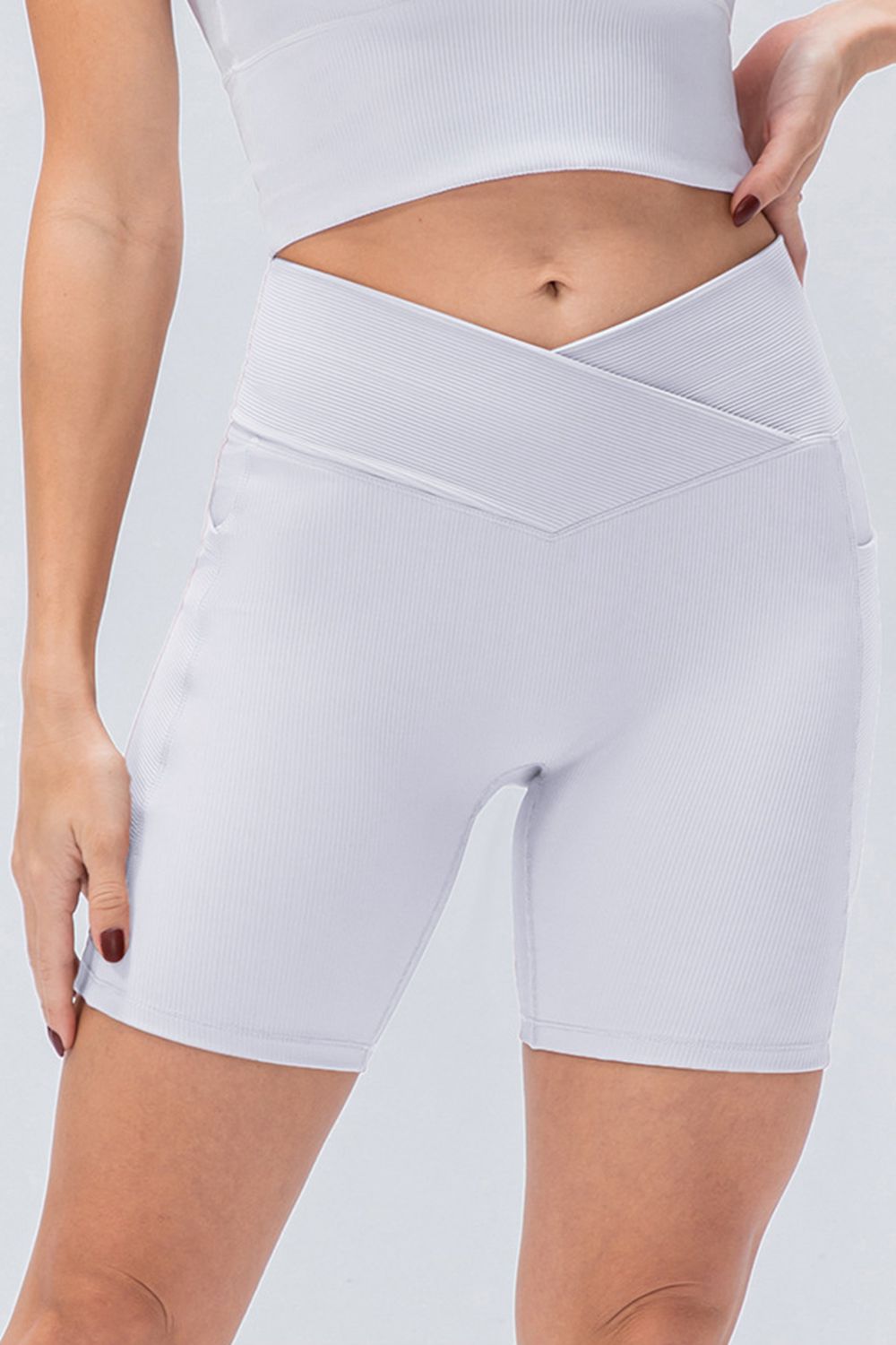 *APP EXCLUSIVE* Slim Fit V-Waistband Sports Shorts