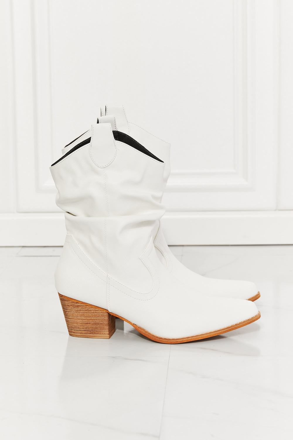 *APP EXCLUSIVE* Better in Texas Scrunch Cowboy Boots in White