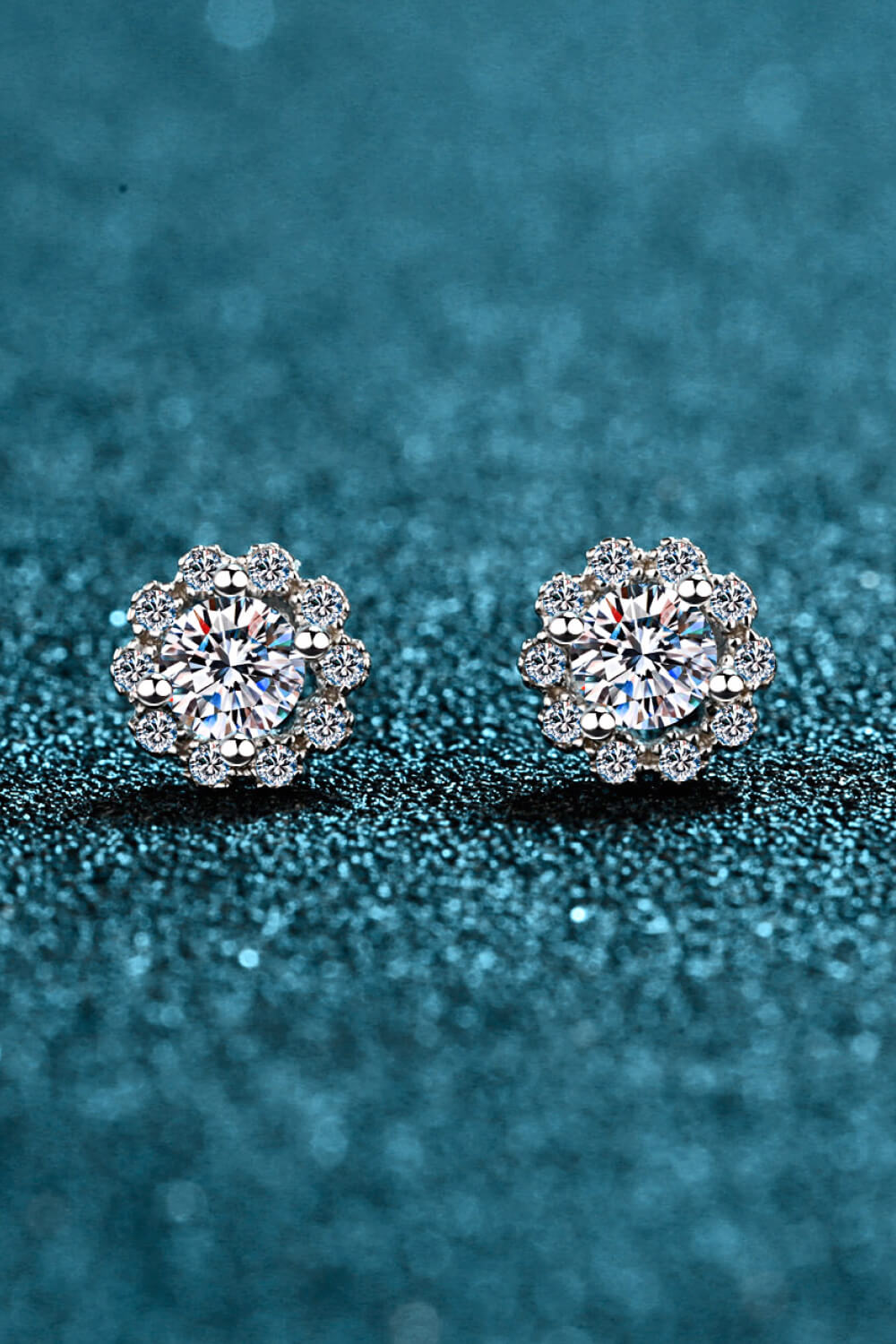 *APP EXCLUSIVE* Moissanite Floral-Shaped Stud Earrings