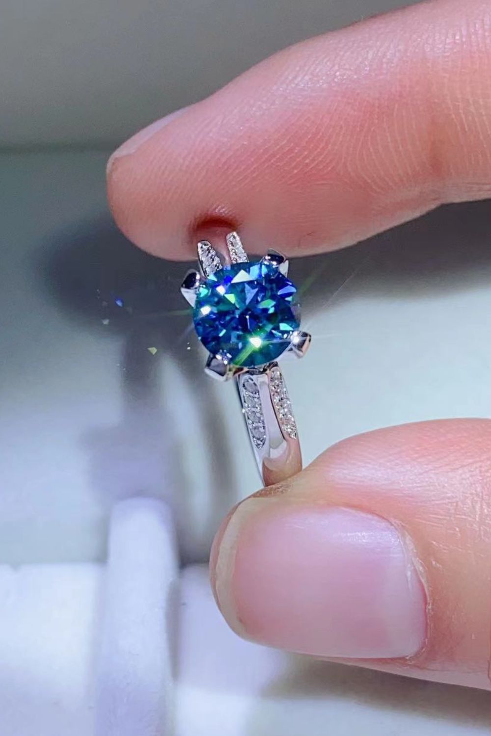 *APP EXCLUSIVE* 1 Carat Moissanite 4-Prong Ring