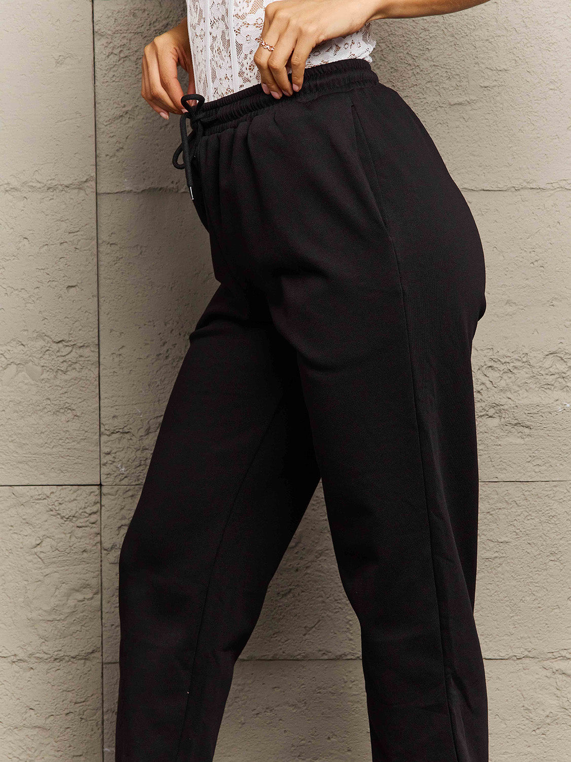 *APP EXCLUSIVE* Solid Drawstring Joggers