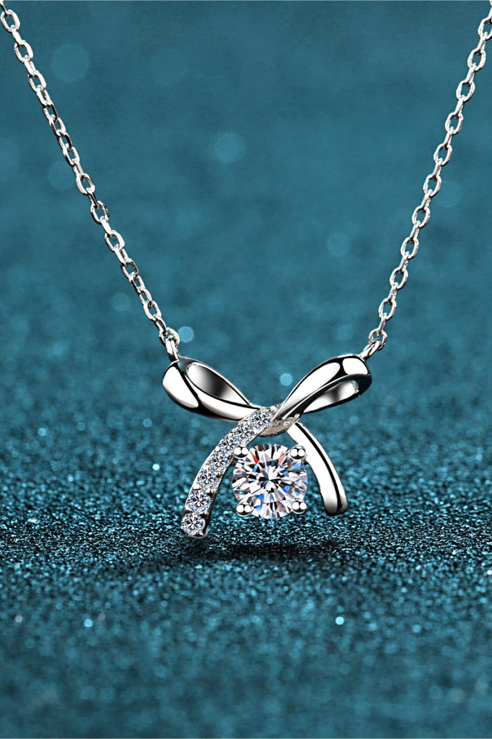 *APP EXCLUSIVE* Moissanite 925 Sterling Silver Bow Necklace