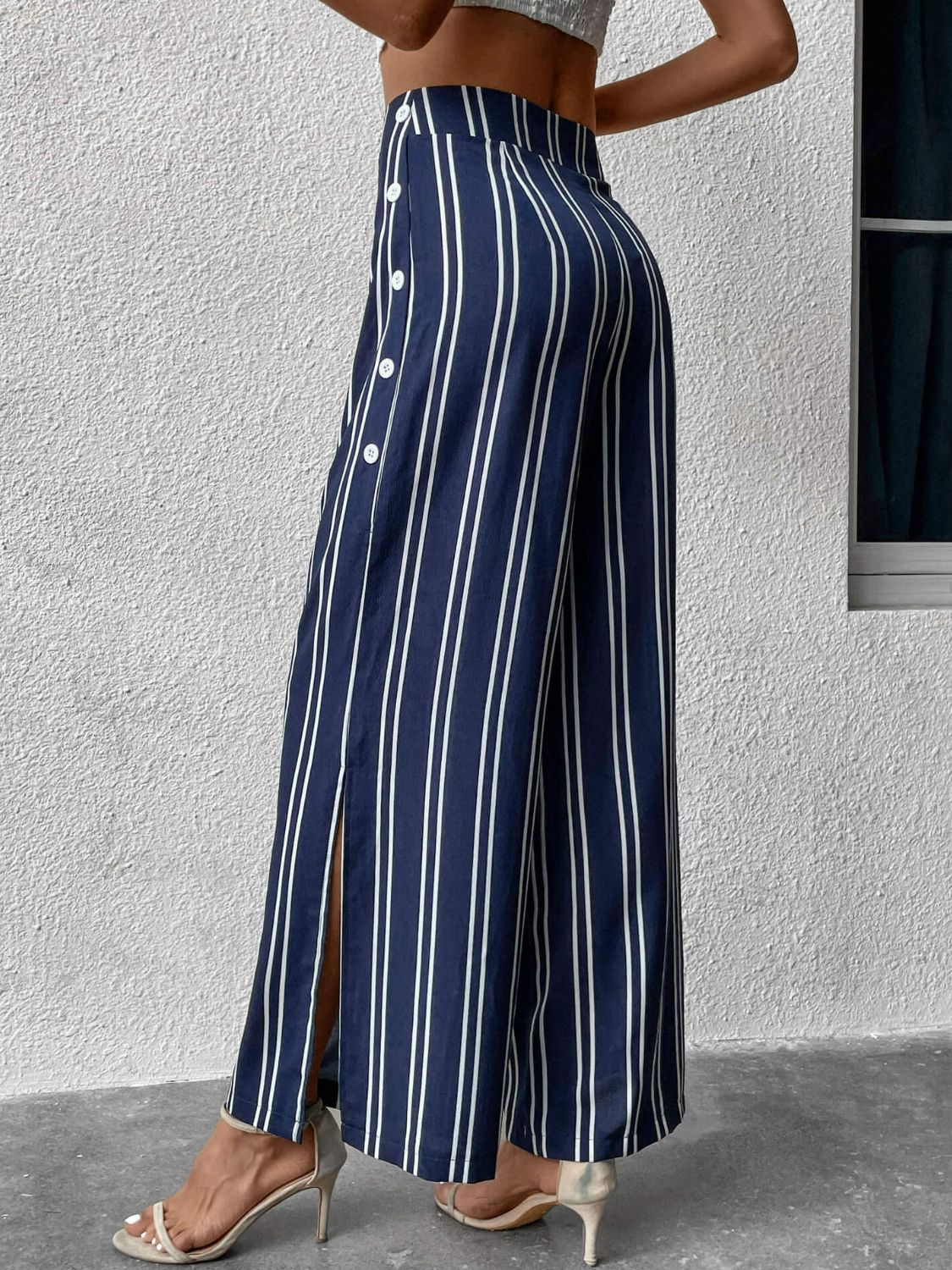 *App Exclusive* Striped Slit Wide Leg Pants