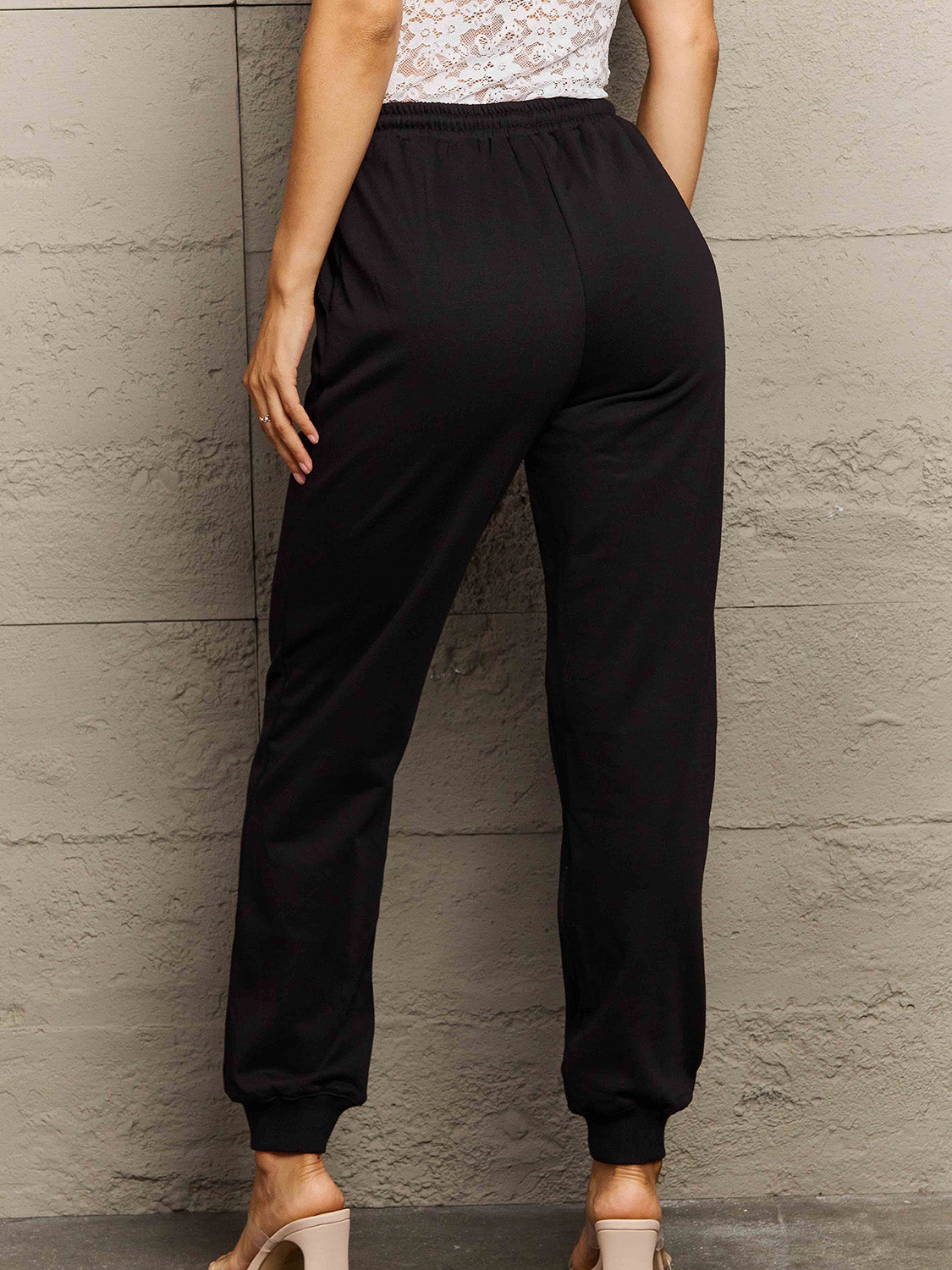 *APP EXCLUSIVE* Solid Drawstring Joggers