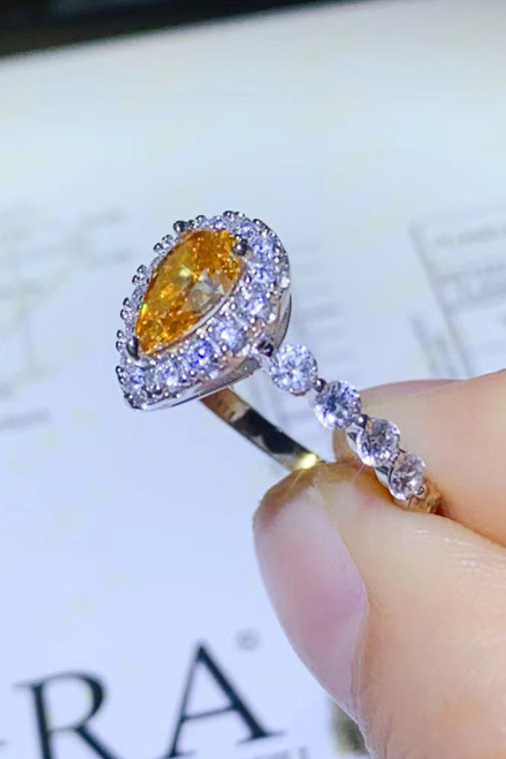 *APP EXCLUSIVE* 1 Carat Moissanite Contrast Teardrop Ring