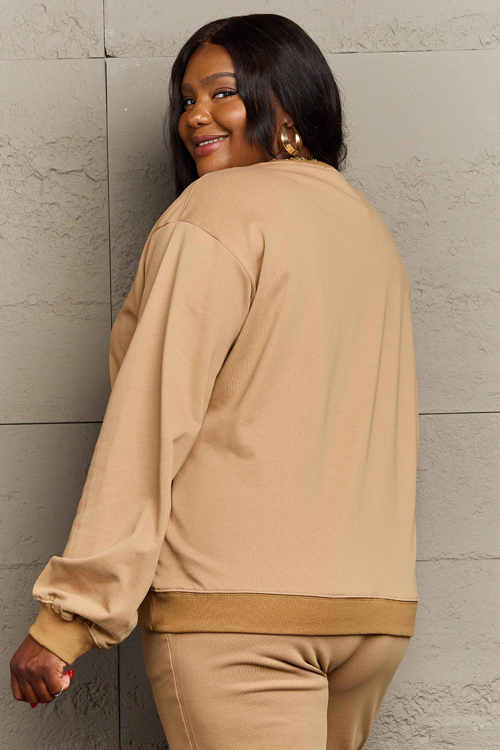 *APP EXCLUSIVE* Gameday Football Graphic Sweatshirt