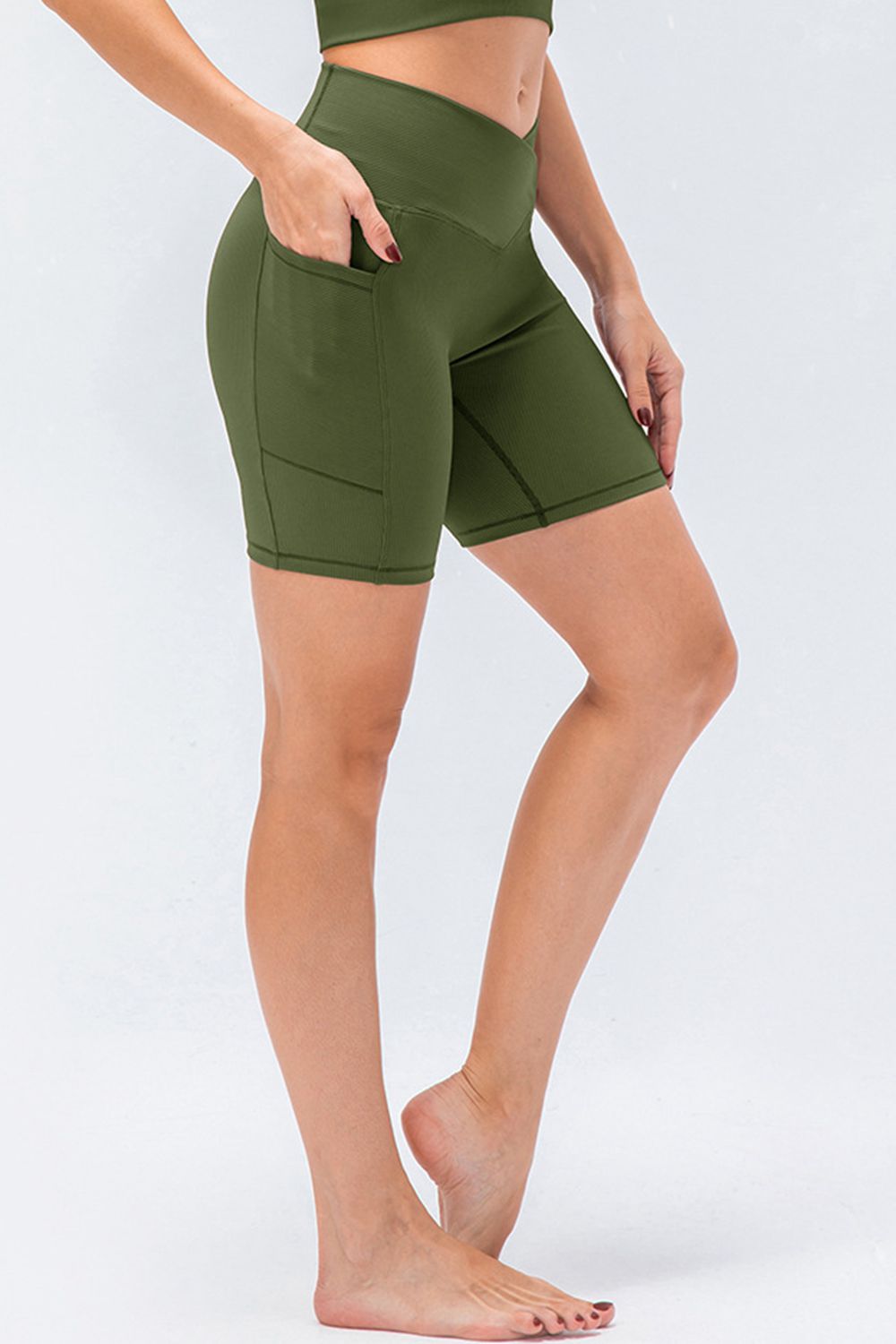 *APP EXCLUSIVE* Slim Fit V-Waistband Sports Shorts