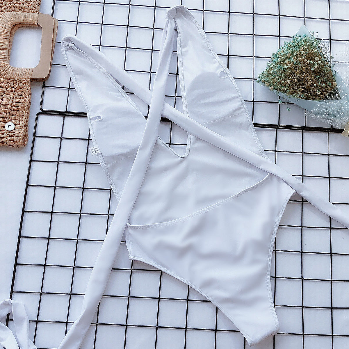 *APP EXCLUSIVE* Halter Neck Deep V One-Piece Swimsuit
