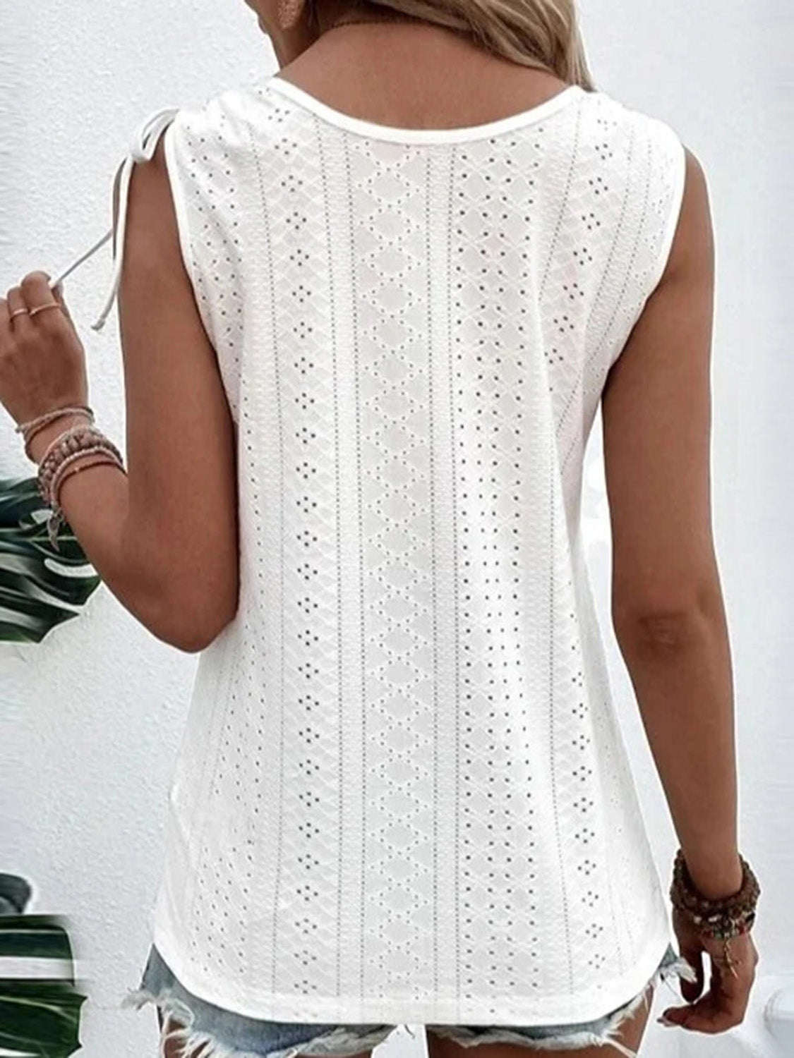 *APP EXCLUSIVE* Scoop Neck Sleeveless Tank Top