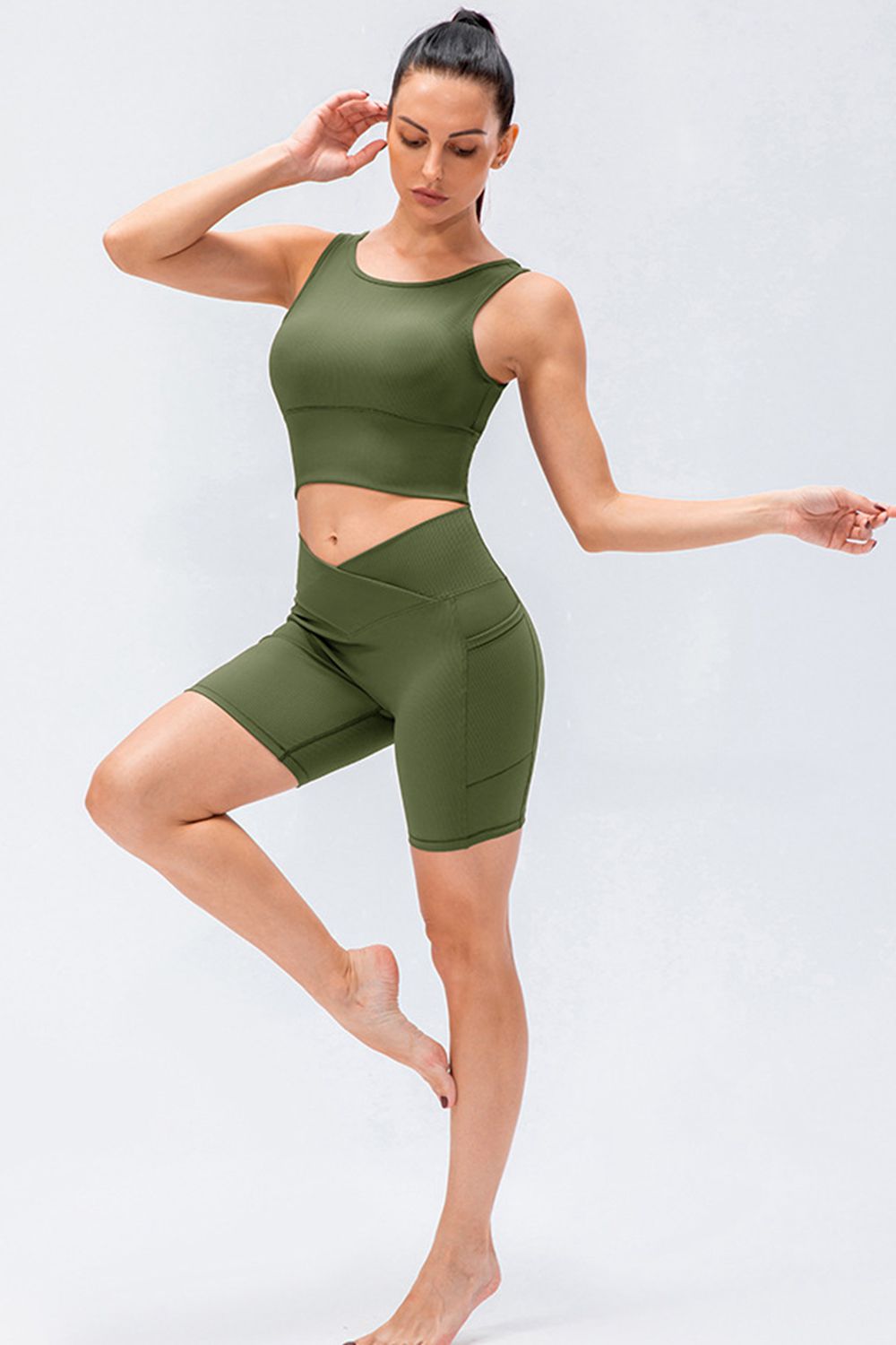 *APP EXCLUSIVE* Slim Fit V-Waistband Sports Shorts