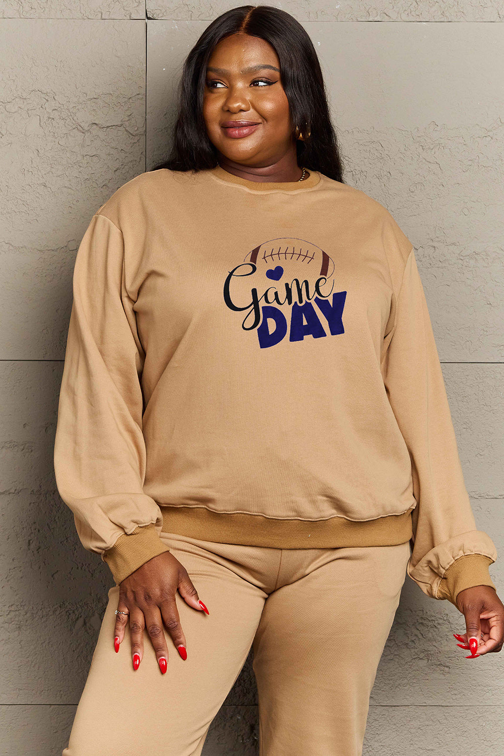 *APP EXCLUSIVE* Gameday Football Graphic Sweatshirt
