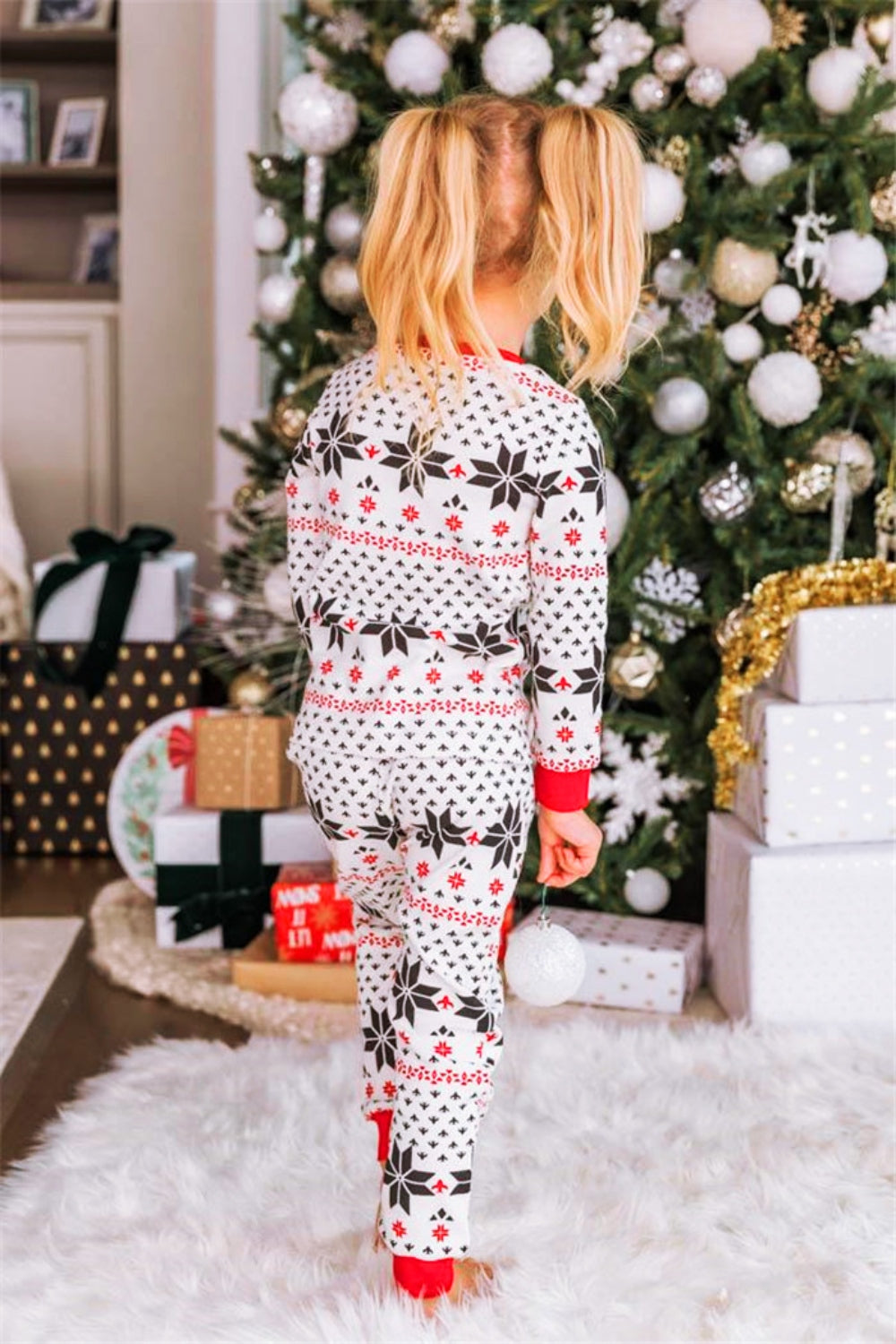 *APP EXCLUSIVE* Snowflake Kids Pajamas