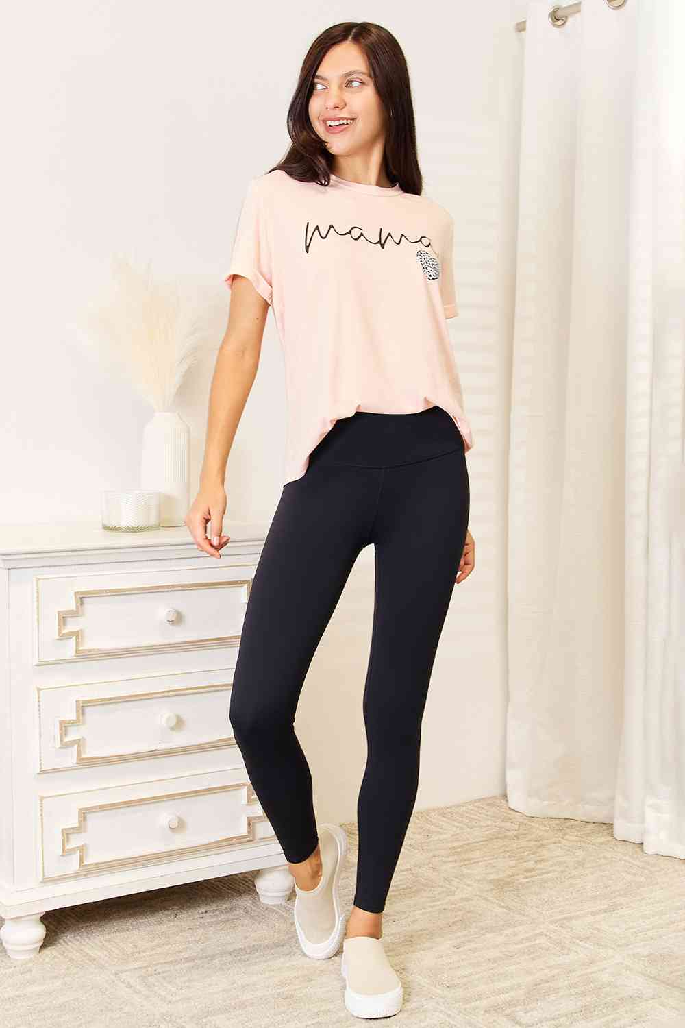 *APP EXCLUSIVE* MAMA Heart Graphic T-Shirt