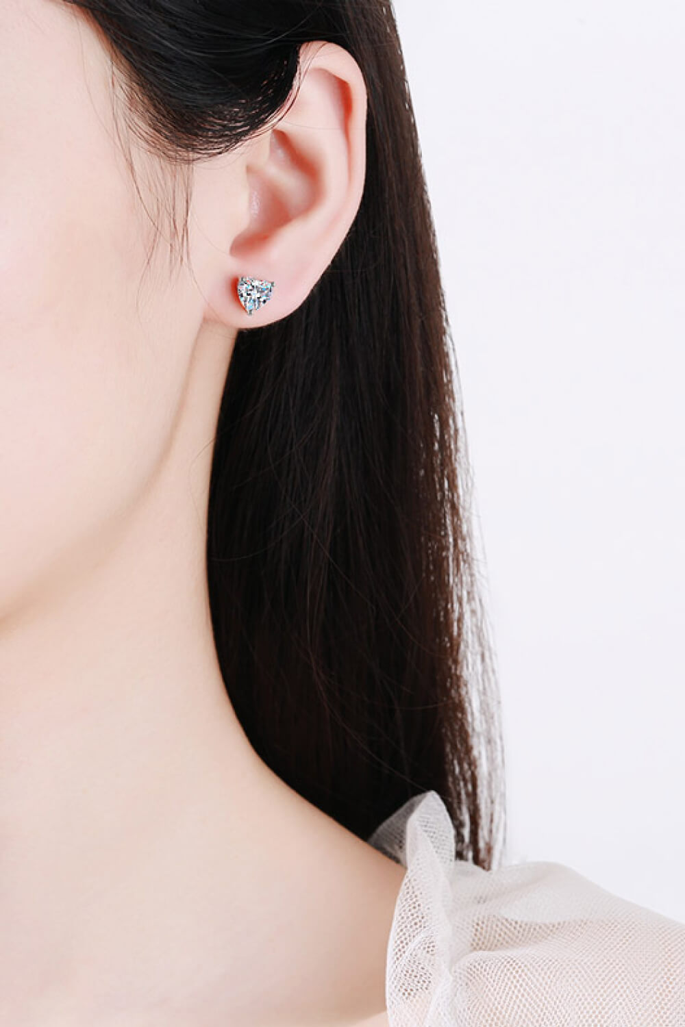 *APP EXCLUSIVE* 2 Carat Moissanite Heart-Shaped Stud Earrings