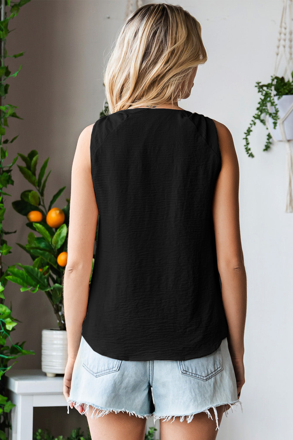 *APP EXCLUSIVE* Knotted Vneck Tank