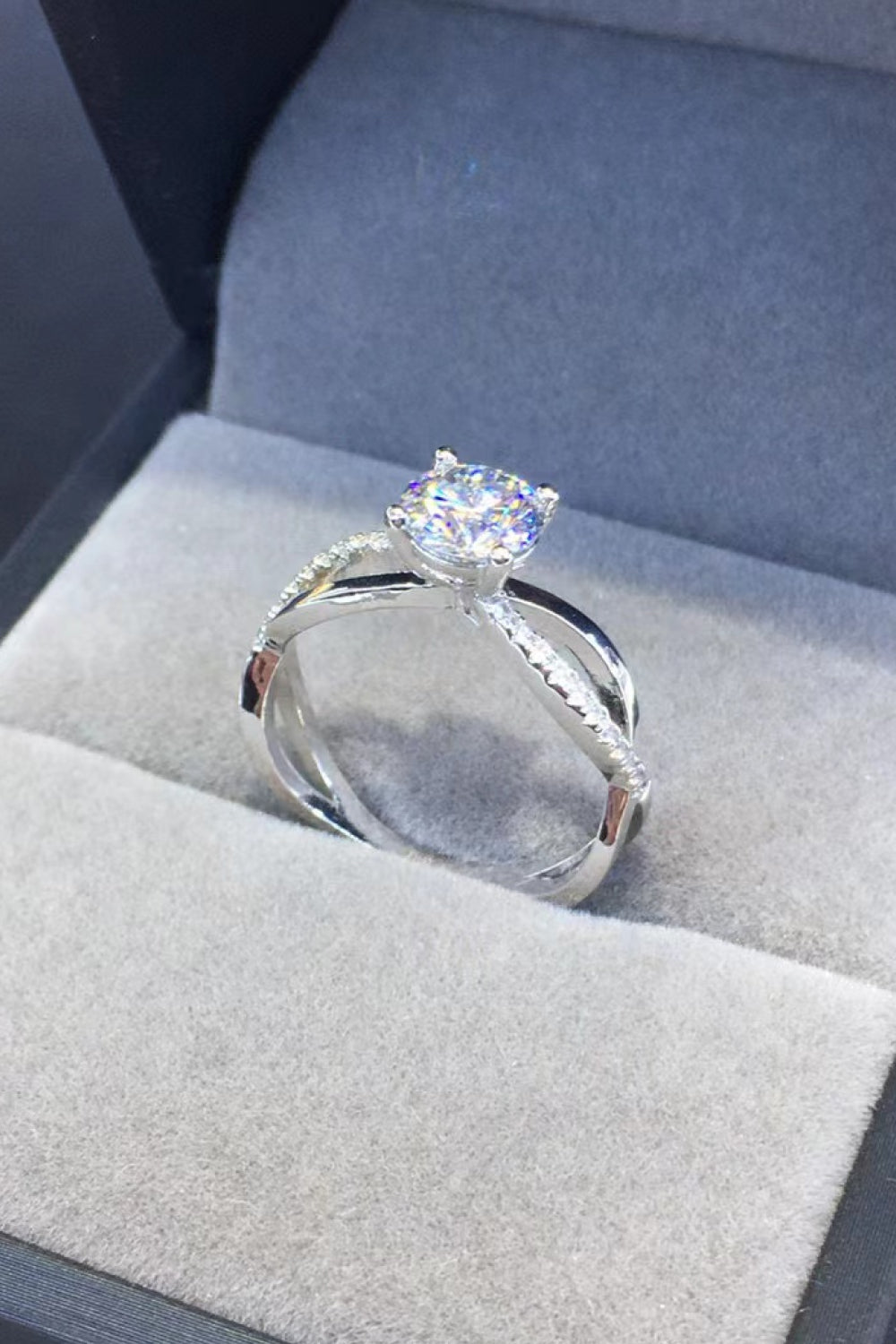 *APP EXCLUSIVE* 2 Carat Moissanite Crisscross 925 Sterling Silver Ring