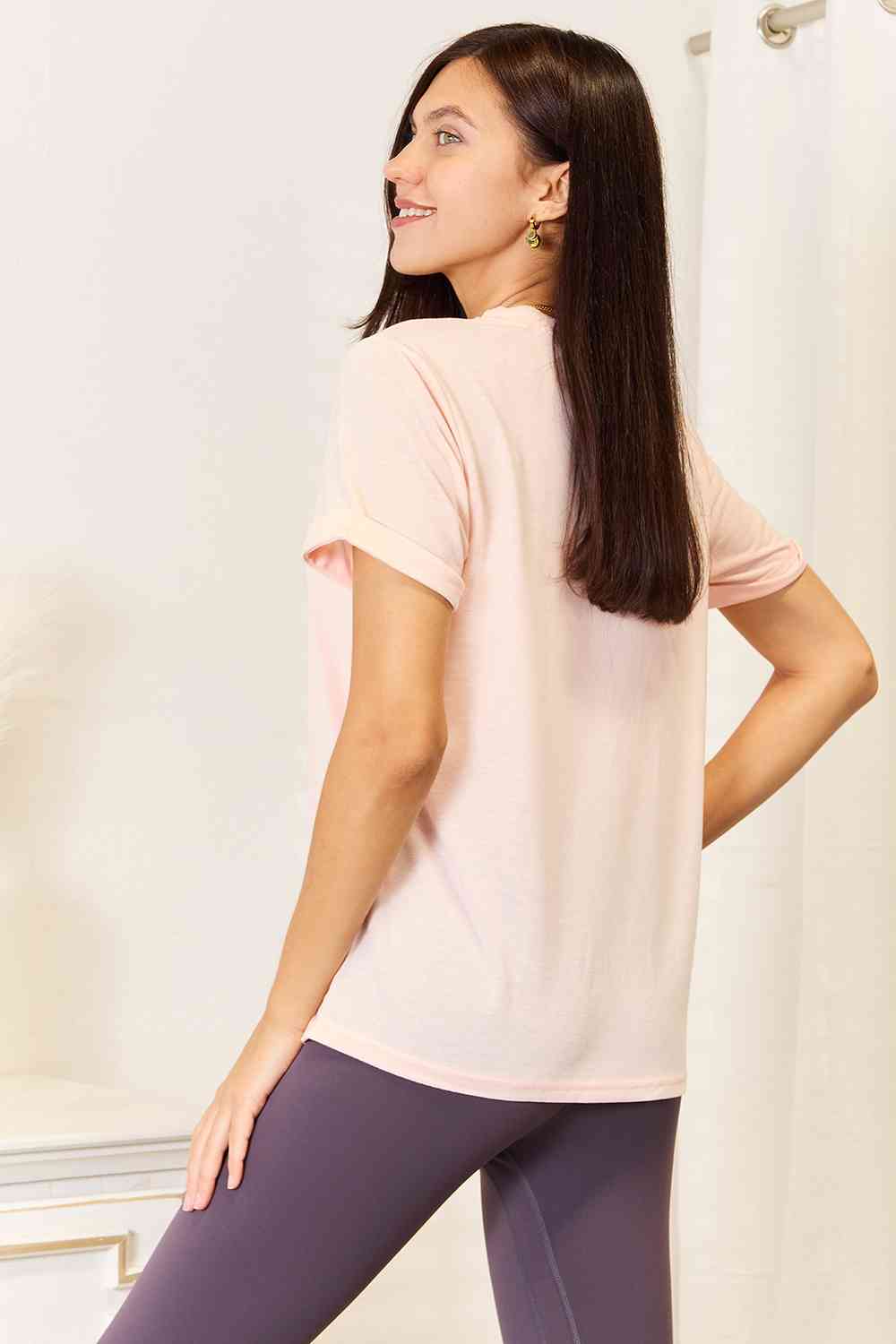 *APP EXCLUSIVE* BE KIND T-Shirt
