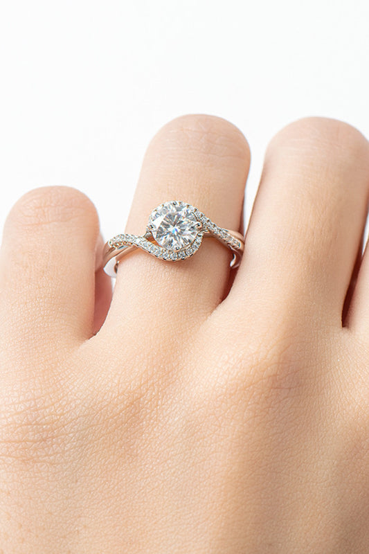 *APP EXCLUSIVE* 1 Carat Moissanite Crisscross Ring