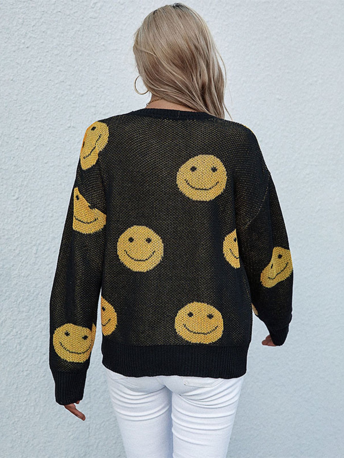 *App Exclusive* Smiley Face Sweater