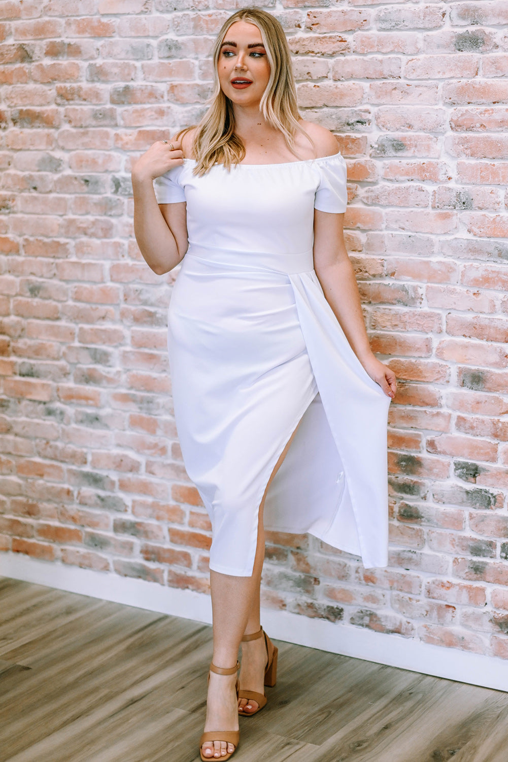 *APP EXCLUSIVE* Cold Shoulder Short Sleeve Split Dress