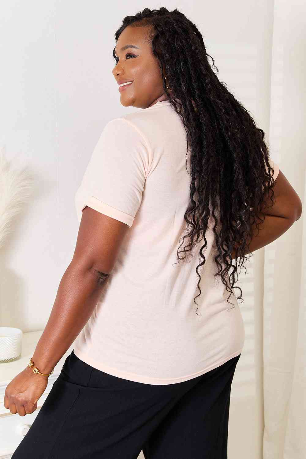 *APP EXCLUSIVE* MAMA Heart Graphic T-Shirt