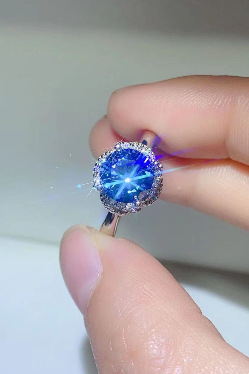 *APP EXCLUSIVE* 2 Carat Moissanite Contrast 925 Sterling Silver Ring