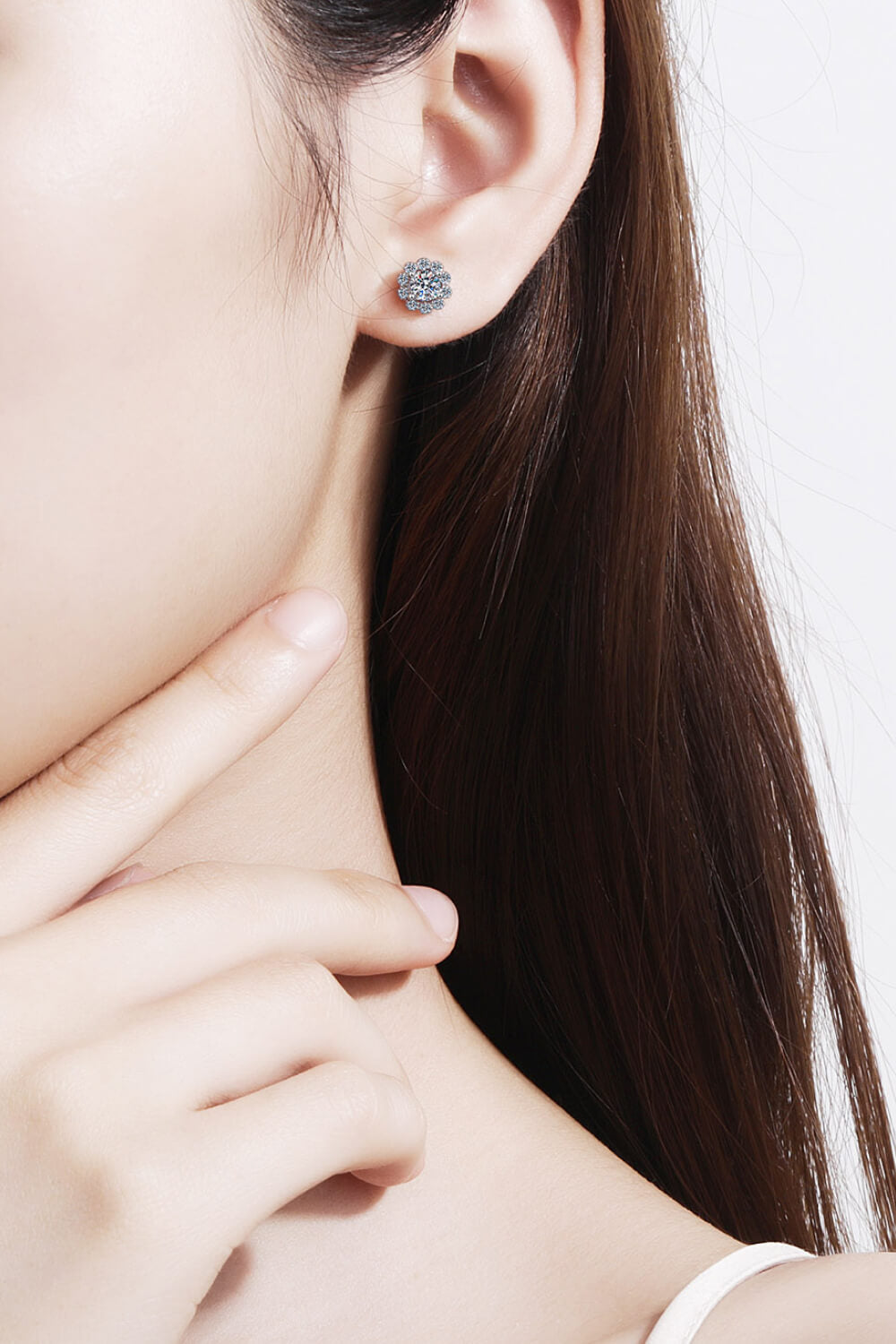 *APP EXCLUSIVE* Moissanite Floral-Shaped Stud Earrings
