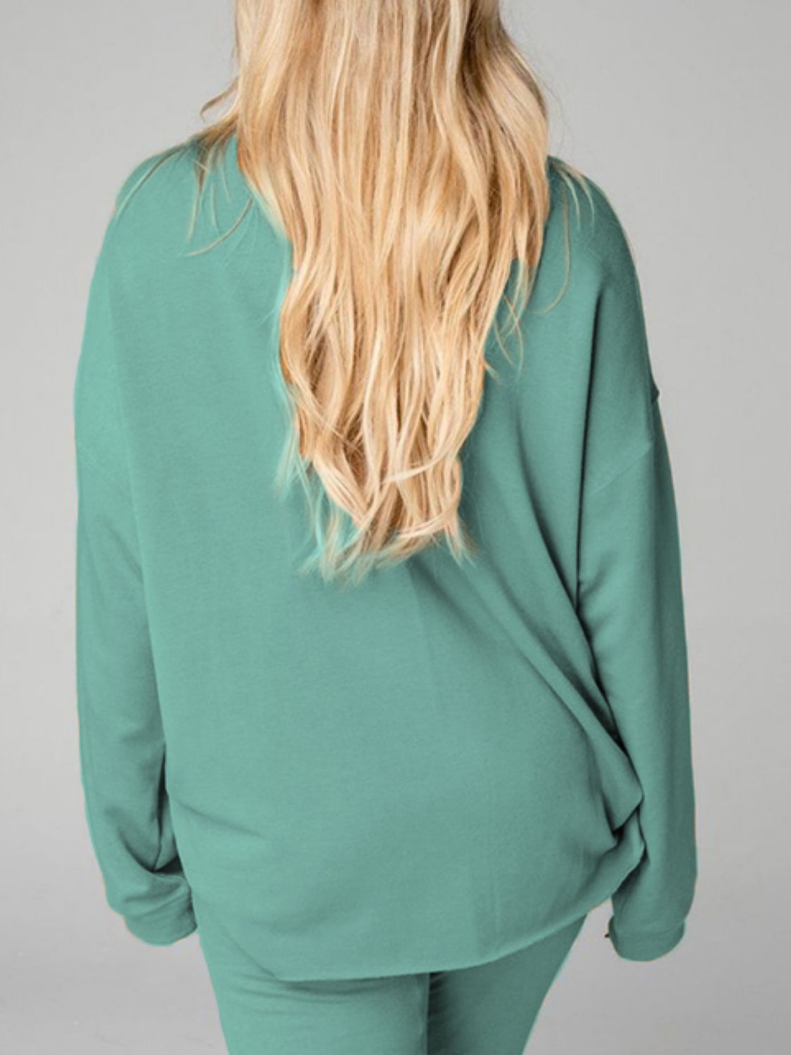 *APP EXCLUSIVE* Distressed Sweatshirt and Joggers Set