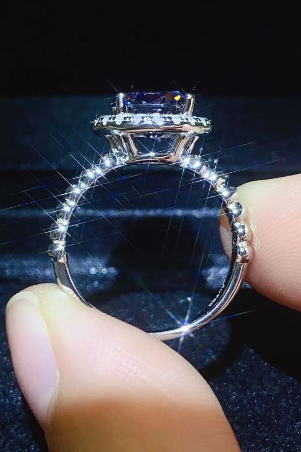 *APP EXCLUSIVE* Let It Go 2 Carat Moissanite Ring