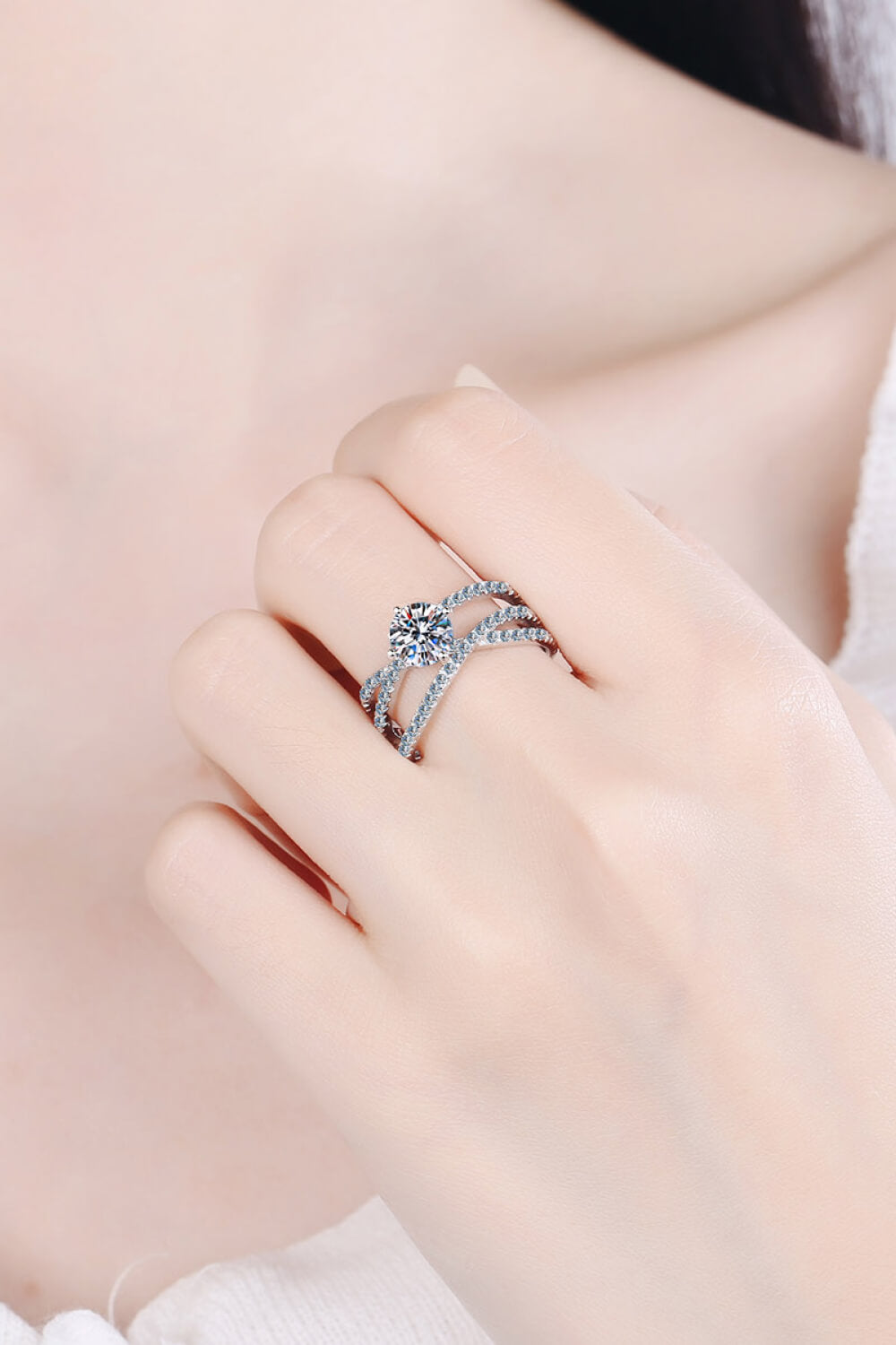 *App Exclusive* 1 Carat Moissanite Crisscross Ring