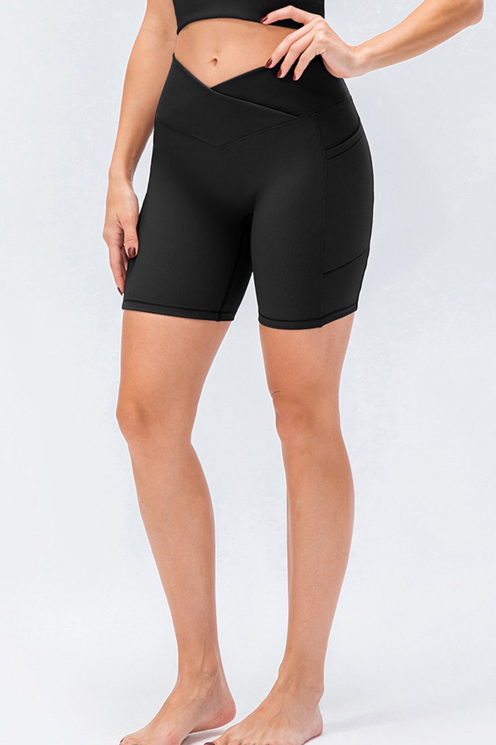 *APP EXCLUSIVE* Slim Fit V-Waistband Sports Shorts
