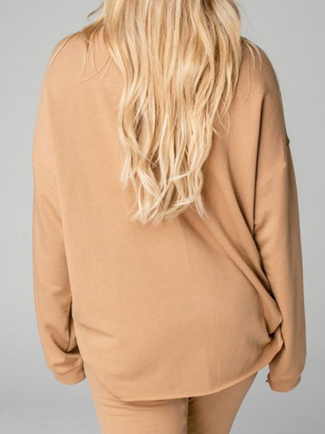 *APP EXCLUSIVE* Distressed Sweatshirt and Joggers Set