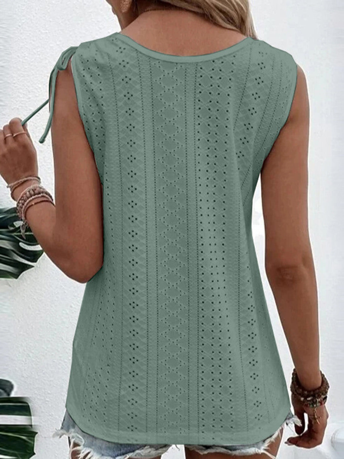*APP EXCLUSIVE* Scoop Neck Sleeveless Tank Top