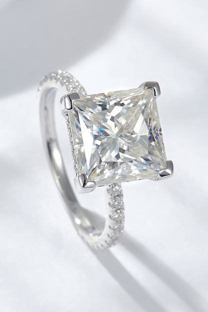 *APP EXCLUSIVE* 5.52 Carat Moissanite Side Stone Ring