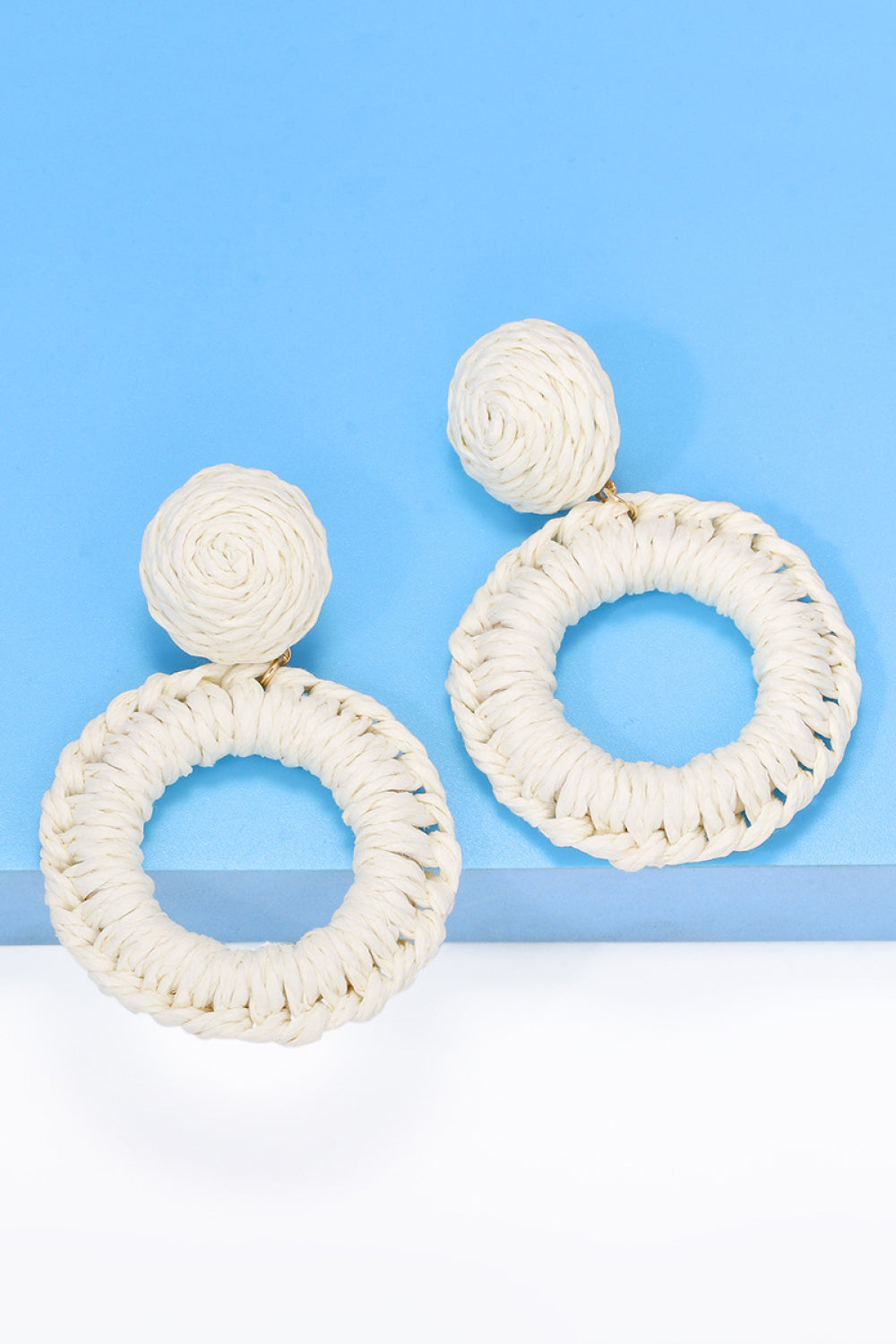 *APP EXCLUSIVE* Round Shape Raffia Grass Dangle Earrings