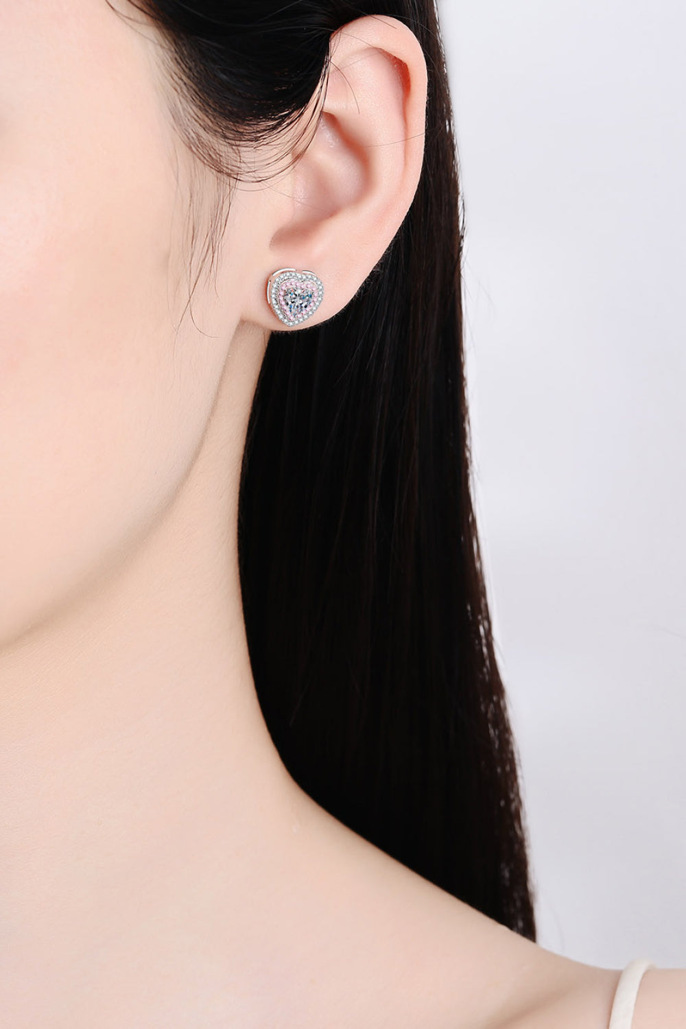 *APP EXCLUSIVE* Moissanite Heart-Shaped Stud Earrings