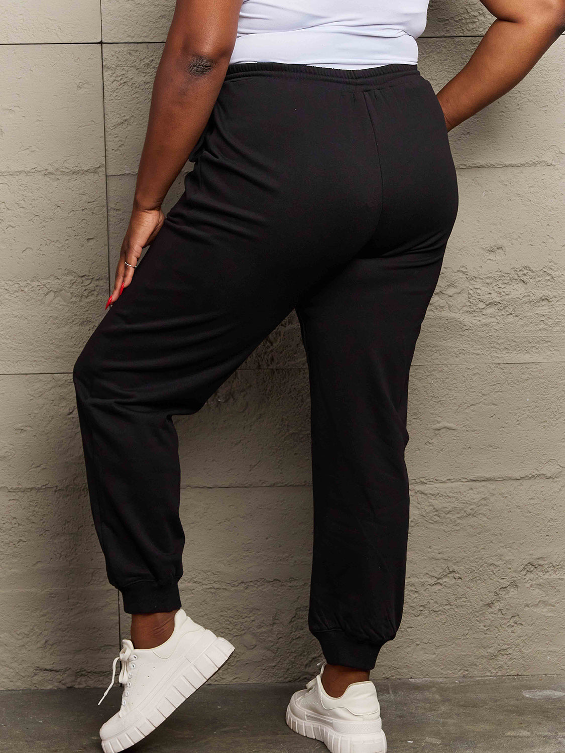 *APP EXCLUSIVE* Solid Drawstring Joggers