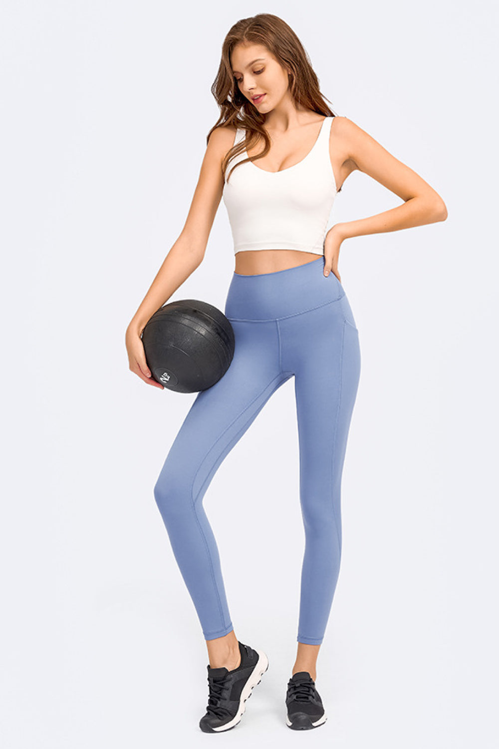 *APP EXCLUSIVE* Deep Vneck Crop Sports Bra