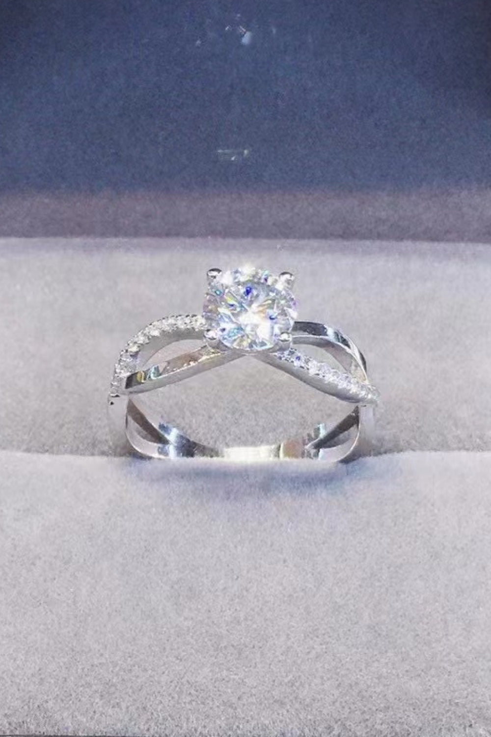 *APP EXCLUSIVE* 2 Carat Moissanite Crisscross 925 Sterling Silver Ring