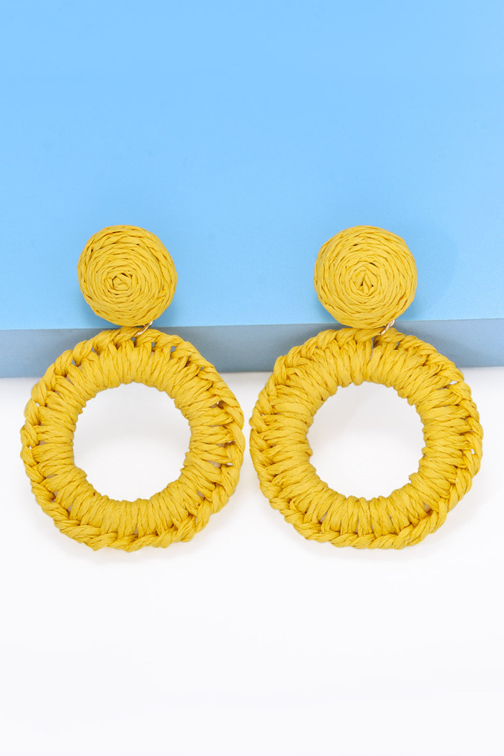 *APP EXCLUSIVE* Round Shape Raffia Grass Dangle Earrings