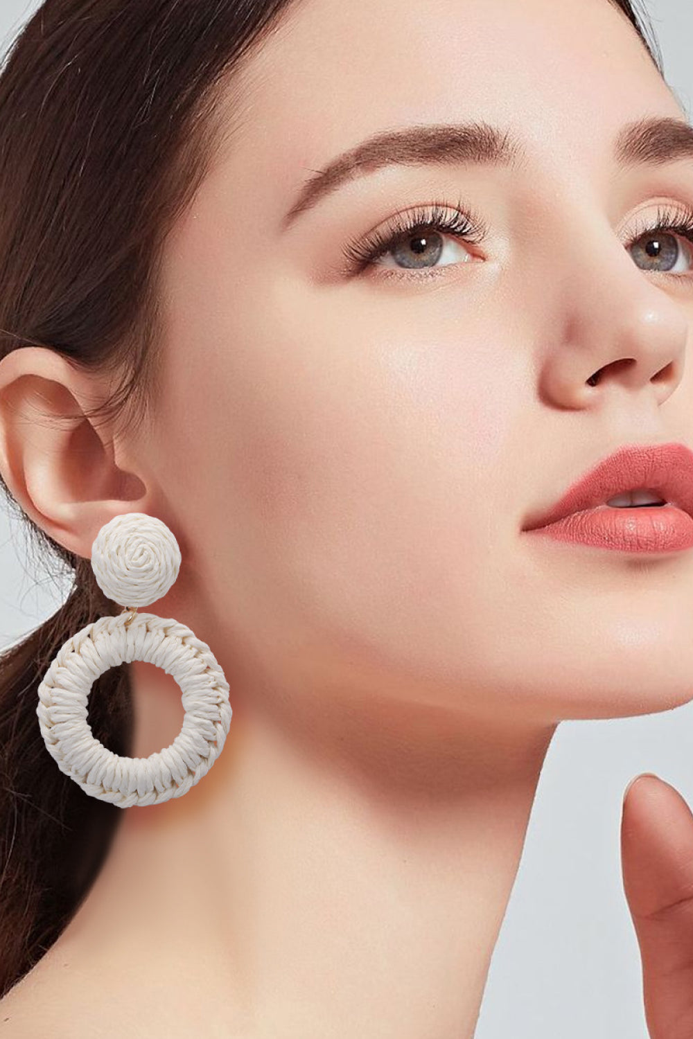 *APP EXCLUSIVE* Round Shape Raffia Grass Dangle Earrings