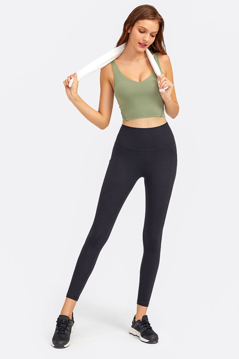 *APP EXCLUSIVE* Deep Vneck Crop Sports Bra