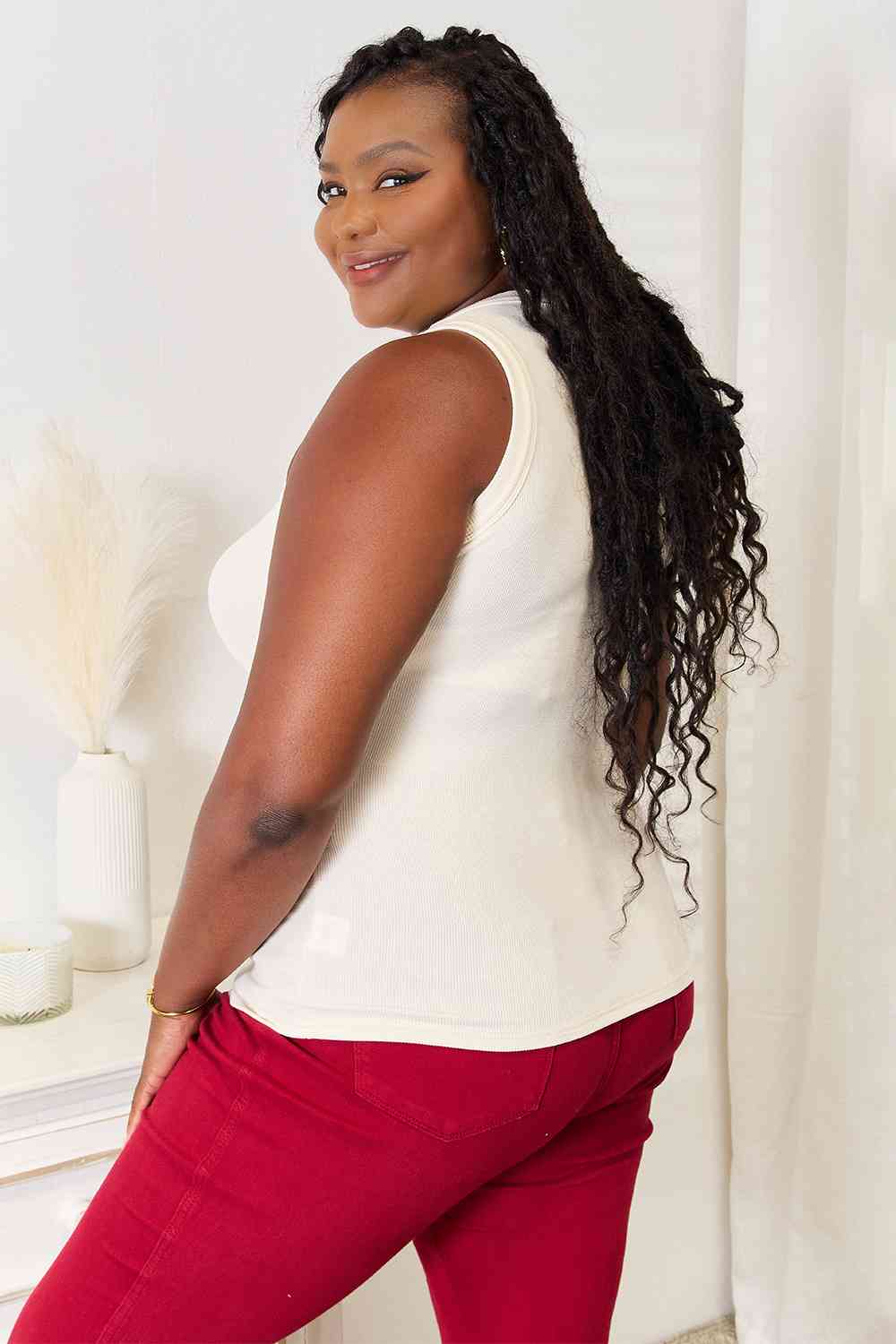 *APP EXCLUSIVE* Round Neck Tank