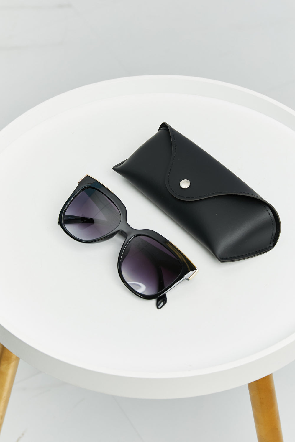*APP EXCLUSIVE* Round Full Rim Polycarbonate Frame Sunglasses