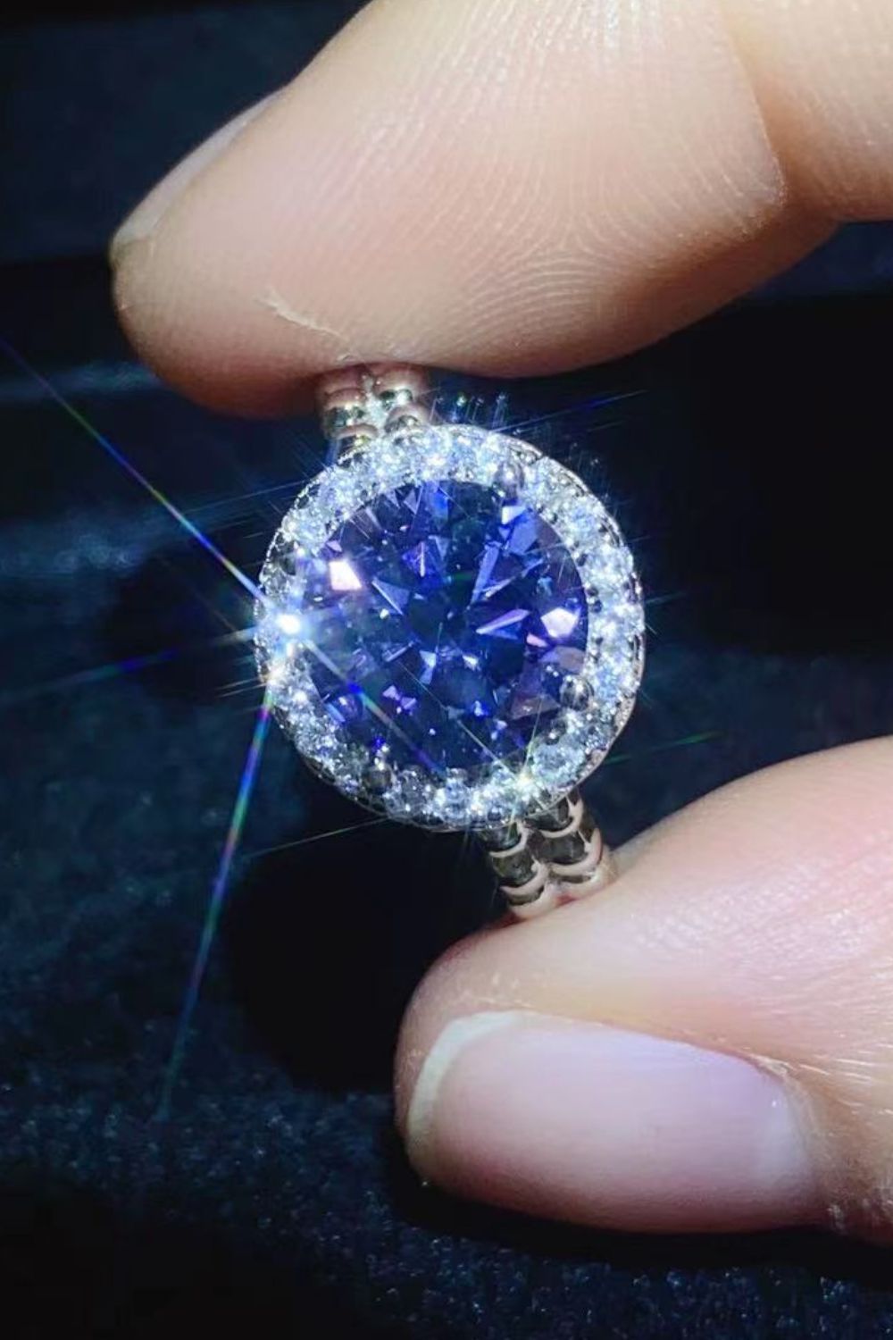 *APP EXCLUSIVE* Let It Go 2 Carat Moissanite Ring