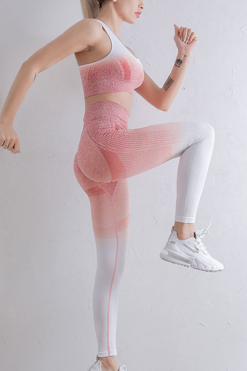 *APP EXCLUSIVE* Gradient Sports Bra and Leggings Set