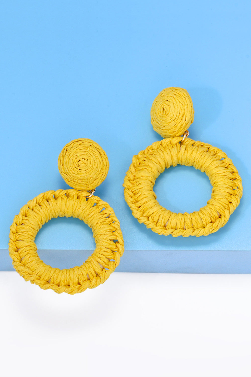 *APP EXCLUSIVE* Round Shape Raffia Grass Dangle Earrings