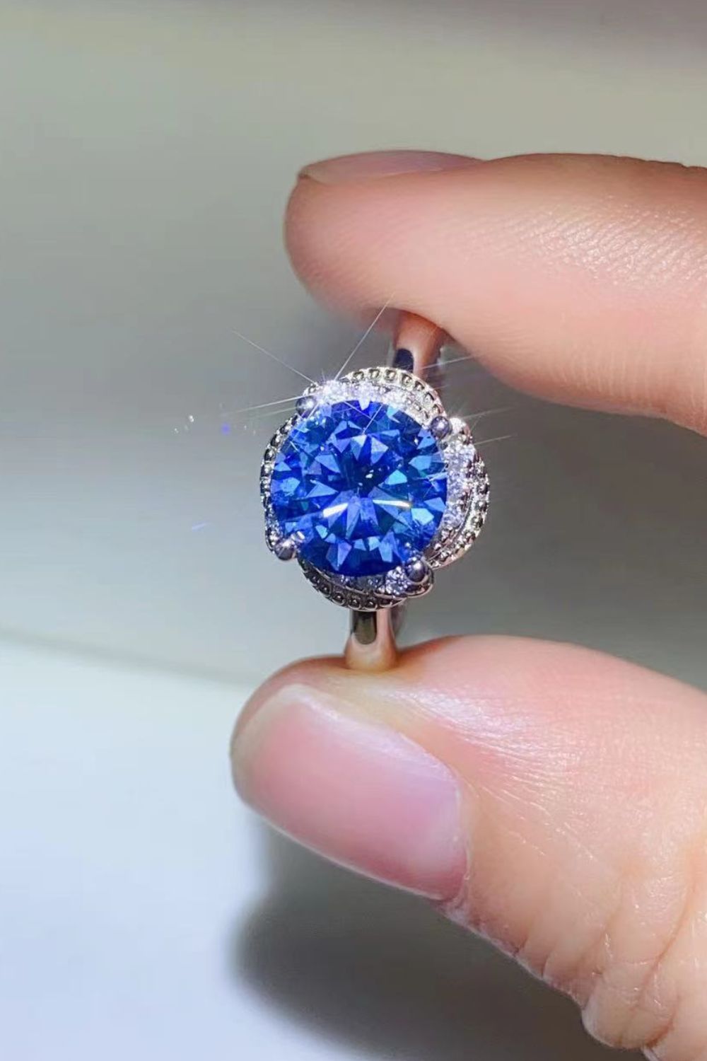*APP EXCLUSIVE* 2 Carat Moissanite Contrast 925 Sterling Silver Ring